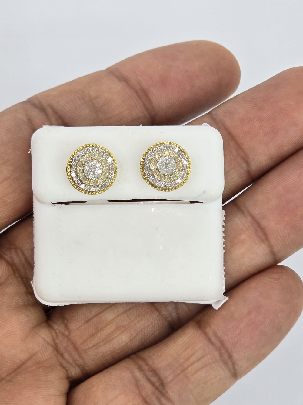 Real Diamond 10k Gold Round Stud Earring